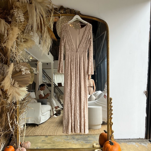 Show Me Your Mumu Natalie Maxi Dress in Champagne Forever Lace - Picture 5 of 5